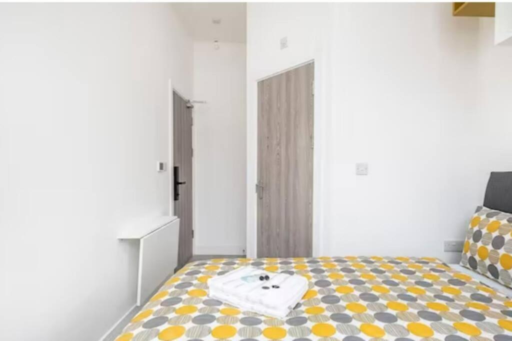 Boutique Modern Hotel Room For Two Near Tube And Bus Stations London Kültér fotó