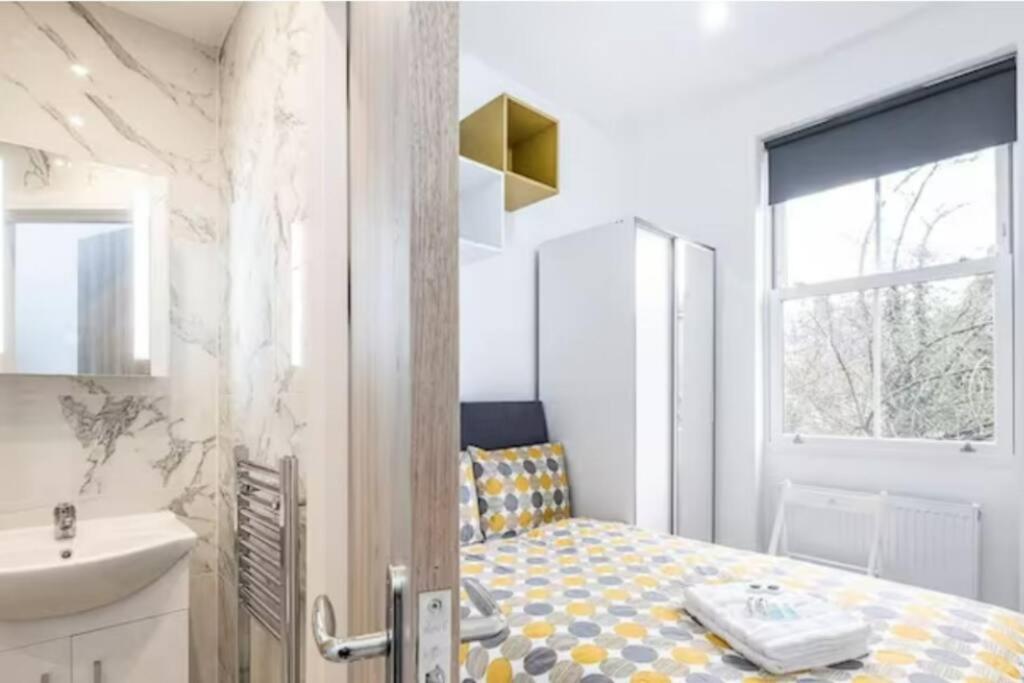 Boutique Modern Hotel Room For Two Near Tube And Bus Stations London Kültér fotó